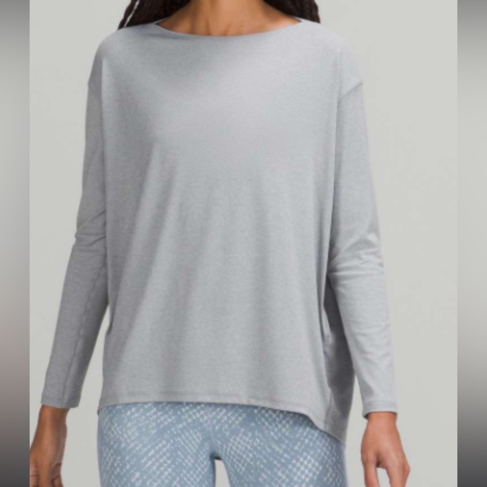 Lululemon back in action long sleeve - size 6 - light grey